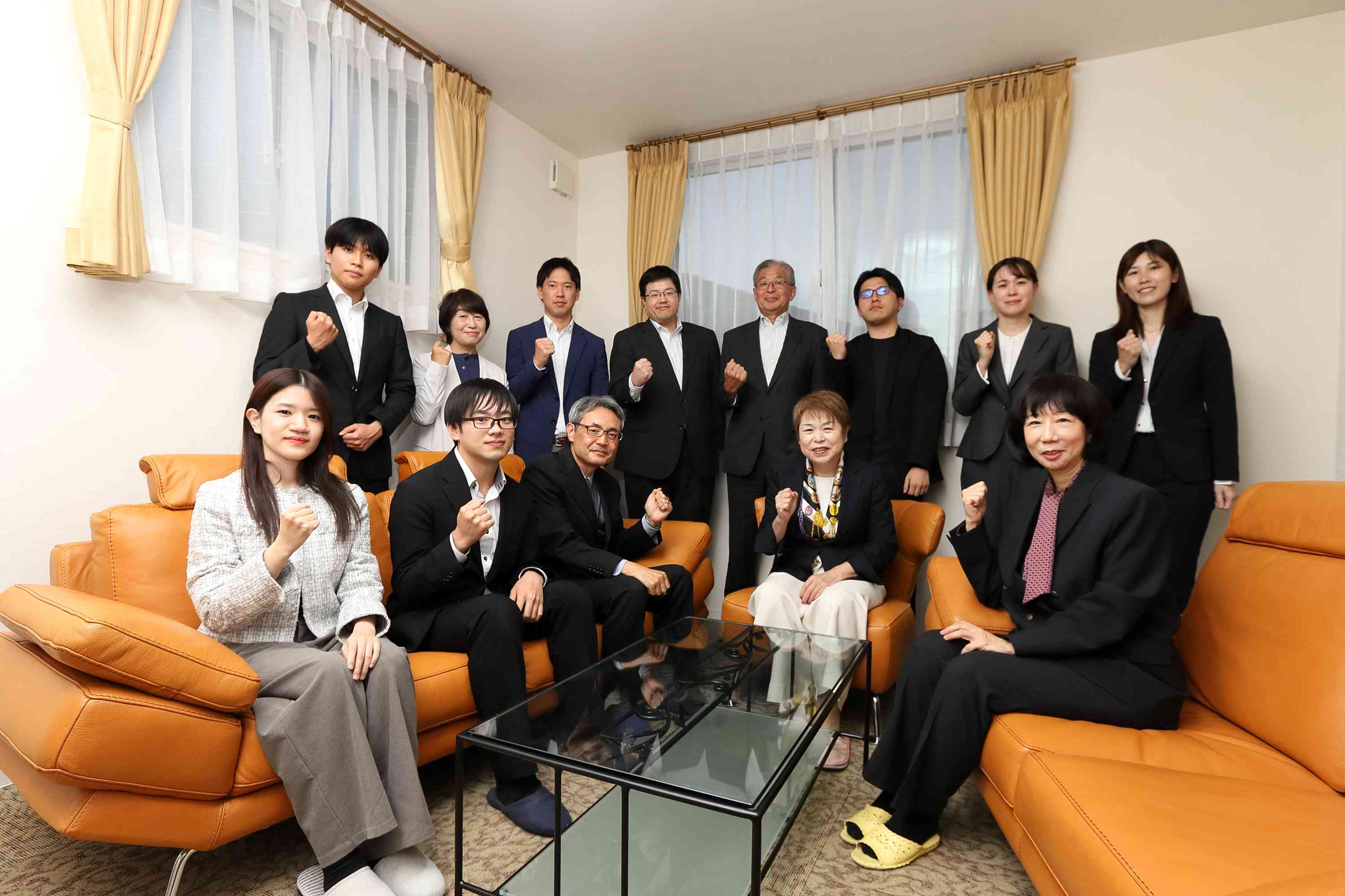 応接でやるぞ！　全員